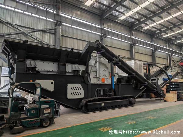 

履带移动反击式破碎机高效处理建筑垃圾