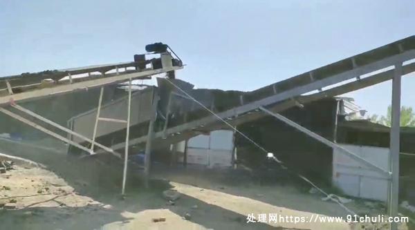 

输送机转让：3米*2米大料斗，长10米带滚筛12米