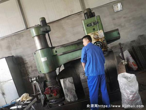 

3050摇臂钻床无杂音导轨无划伤价格合理