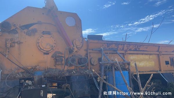 

鲁伟1400-600破碎机转让