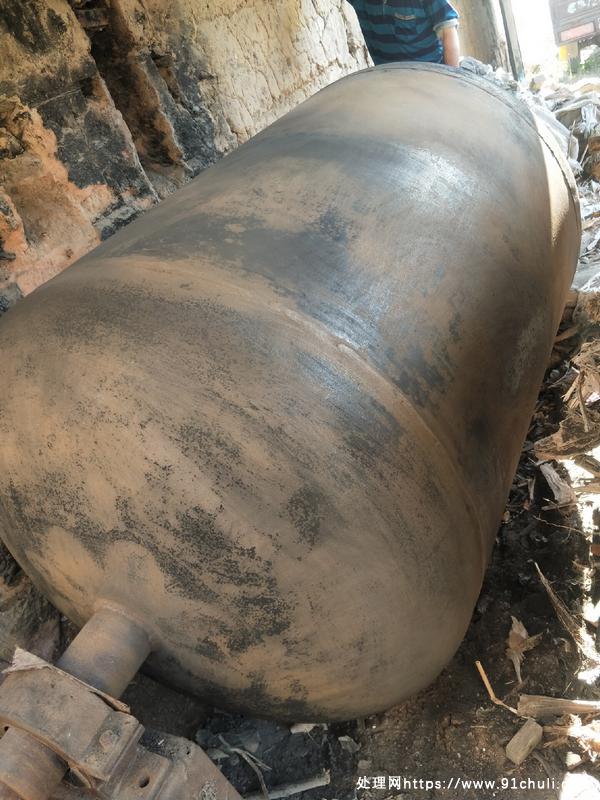 

1.35x2.0m20mm高压罐泡花碱熬制九成新低价售