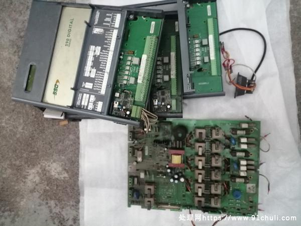

旧轧钢机拆下590面板电源板编码器板励磁模块
