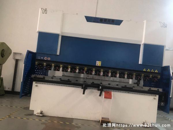 

130吨3.2米4+1轴折弯机2022年8月质保期内