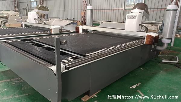

易能KP-A2028电脑裁剪机11公分九五新带高吸过床