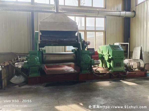 

22寸轴承开炼机电动调辊距机油润滑台湾产带反胶机