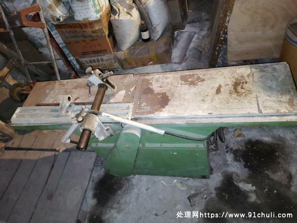 

裁口木工平刨机300mm最大刨削宽度1300mm台面加厚