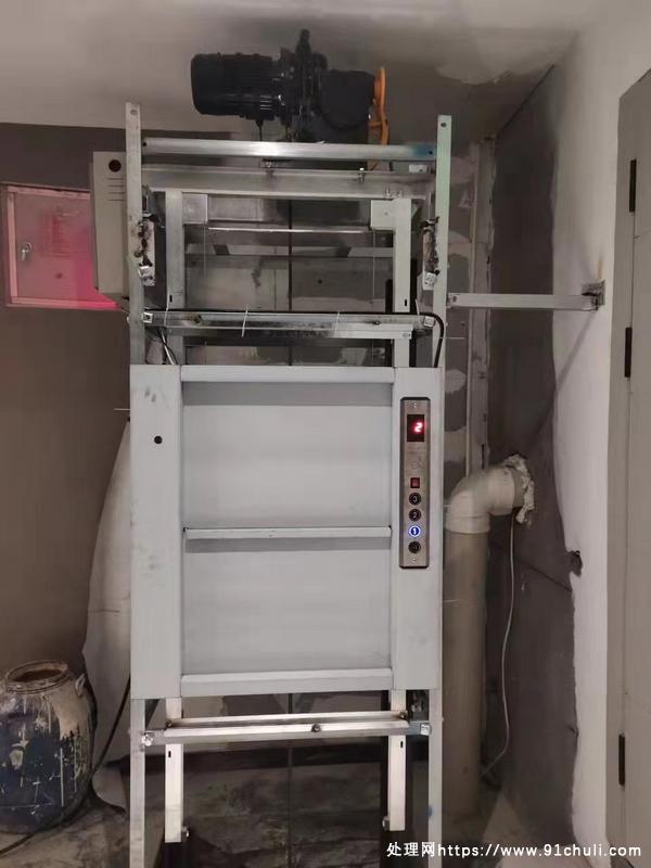 

传菜电梯闲置三层楼原价28000现便宜处理含安装