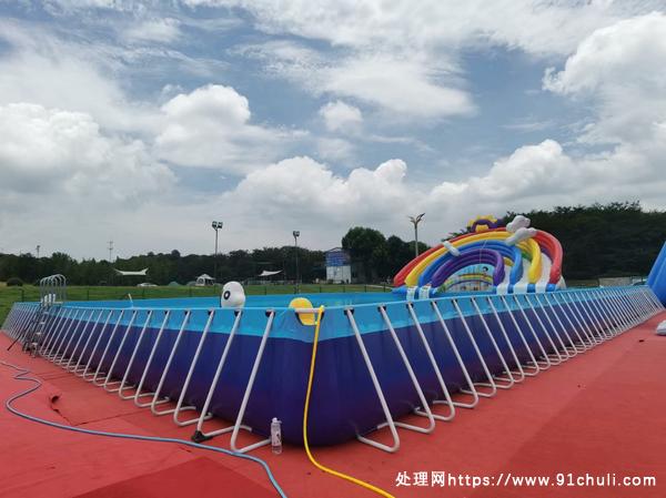 

大型水上乐园设备，9成新，带彩虹滑道