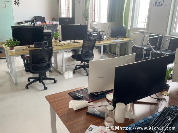 

电商公司倒闭转让办公设备电脑打印机桌椅
