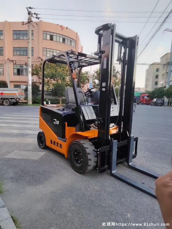 

杭叉2吨电动叉车，3.6米门架，6小时续航