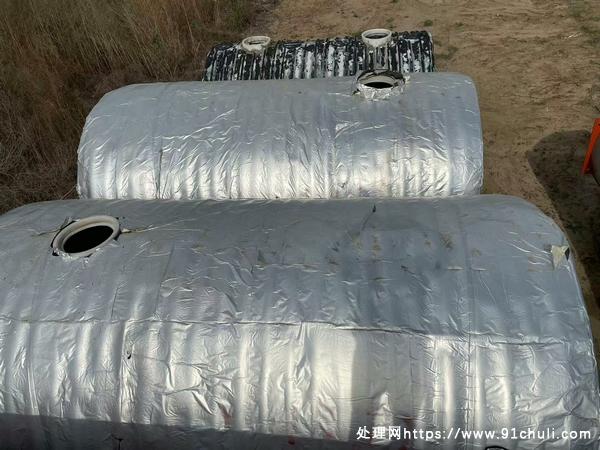 

PE卧式储罐10-20立方全新带保温
