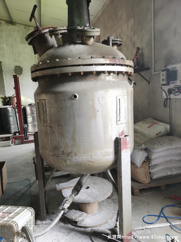 

不锈钢反应釜500L100L粉碎机7.5KW二手