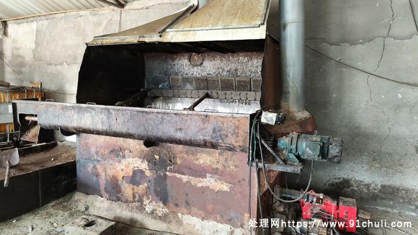 

1.5吨动物油熬炼锅自动出渣环保燃烧机客户使用3个多月