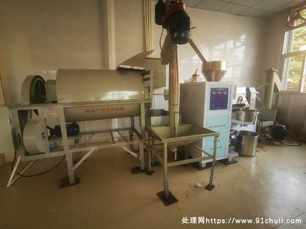 

益加益全套榨油机设备处理九成新