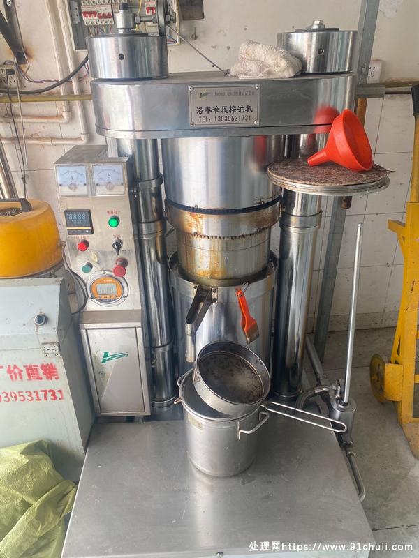 

转让榨油设备全套液压榨油机电磁炒锅除尘上料机名牌设备