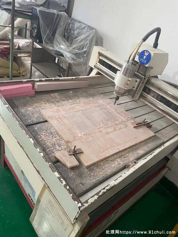 

转让800X800木工雕刻机加大3千瓦主轴极少用