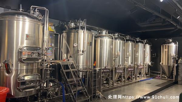 

精酿啤酒设备九成新6发酵罐500升