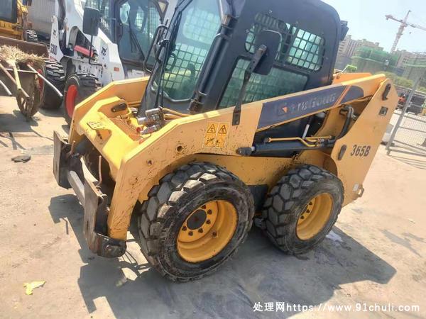 

柳工365B滑移装载机小型多功能进口发动机