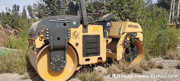 

15年JCC303压路机车况极新车漆如新