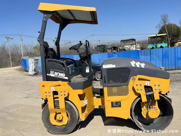 

徐工国三排放4吨前钢后胶压路机200小时新