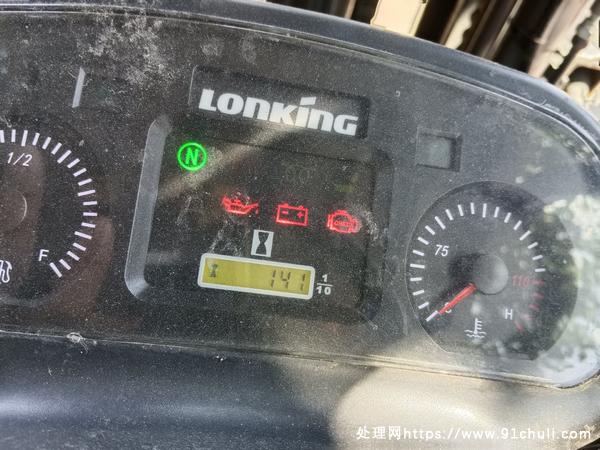 

龙工E38叉车，141小时，4.5米高，带侧移
