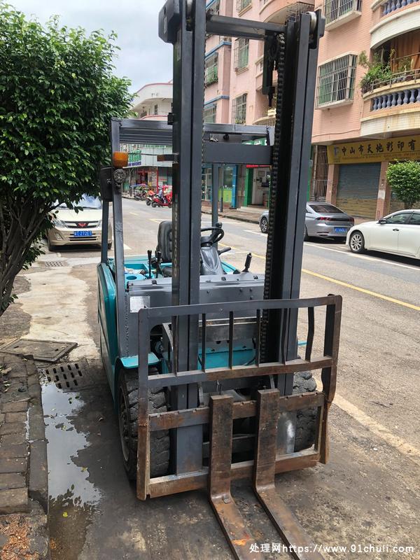 

吉鑫祥3吨电动叉车开不坏手续齐全平价处理