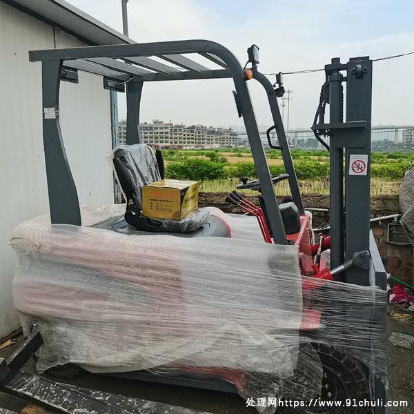 

山东玖泰新能源电动叉车，2.5吨，可上牌