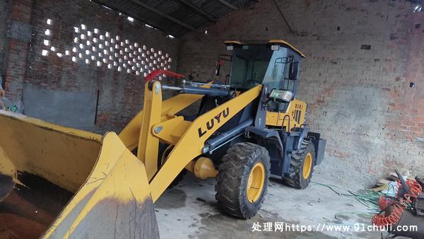 

鲁宇940粮食车4.5米4102增压准新车800小时