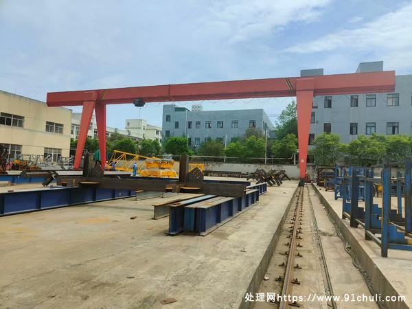 

MH16吨葫芦门式起重机跨度30米外悬9米手续齐全