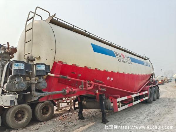 

华宇60方水泥罐车，柴油机，外观漂亮，手续齐全，过户包