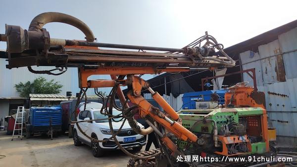 

志高410履带钻机带集尘器16年低价出售！