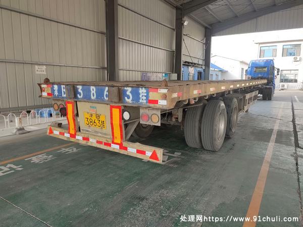 

中集两轴12米集装箱挂车2010年产，手续齐全