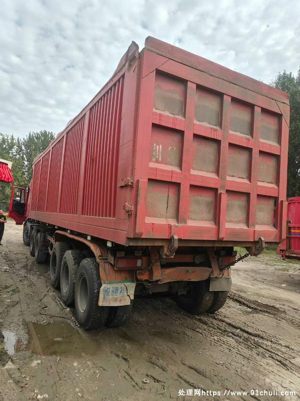 

10.5米重型平板后翻自卸半挂车，载重180吨