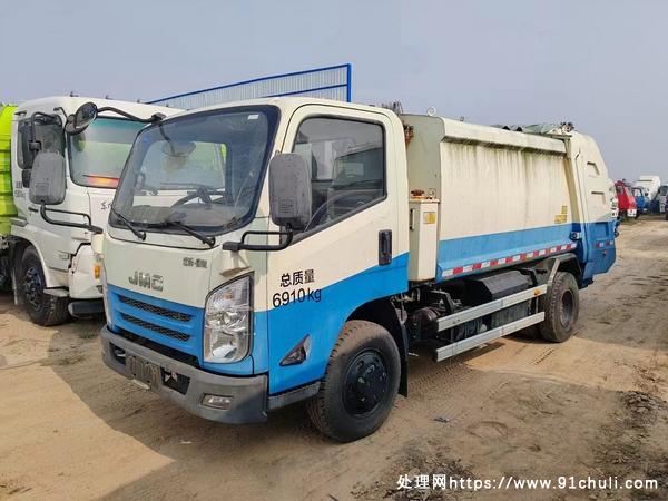 

中联5071压缩垃圾车江铃底盘裸车出售价格不高