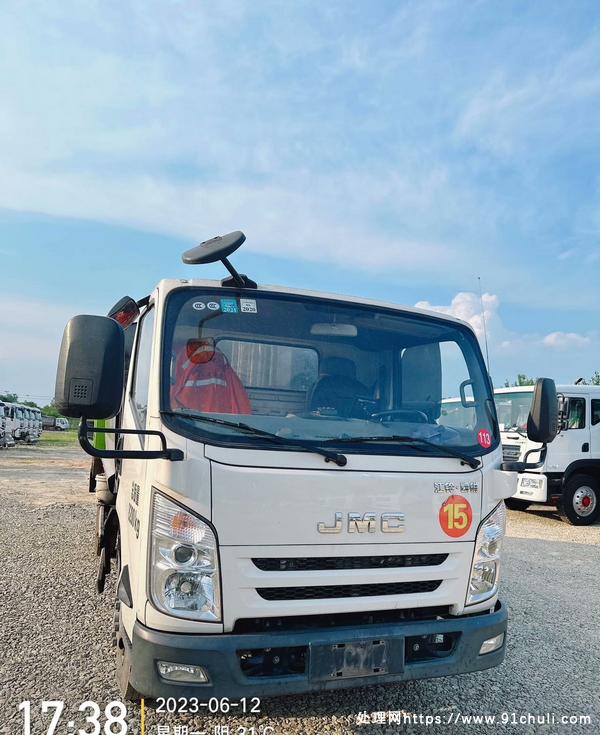 

2019国五中联7方压缩垃圾车3360轴距4万公里可过户
