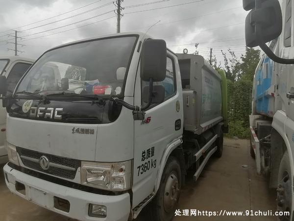 转让个人二手中联重科6方压缩式垃圾车