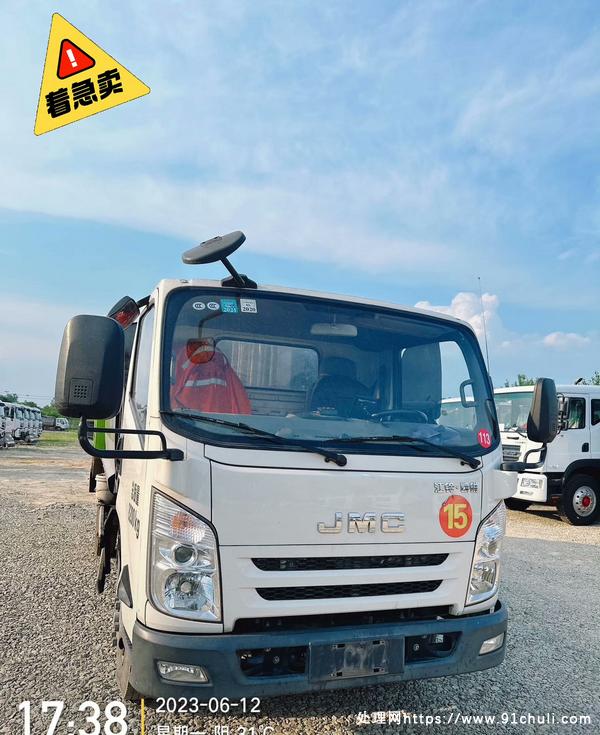 

中联重科江铃7方压缩垃圾车2019国五，4万多公里