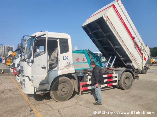 

国五福龙马对接垃圾车天锦底盘不到4万公里精品车况