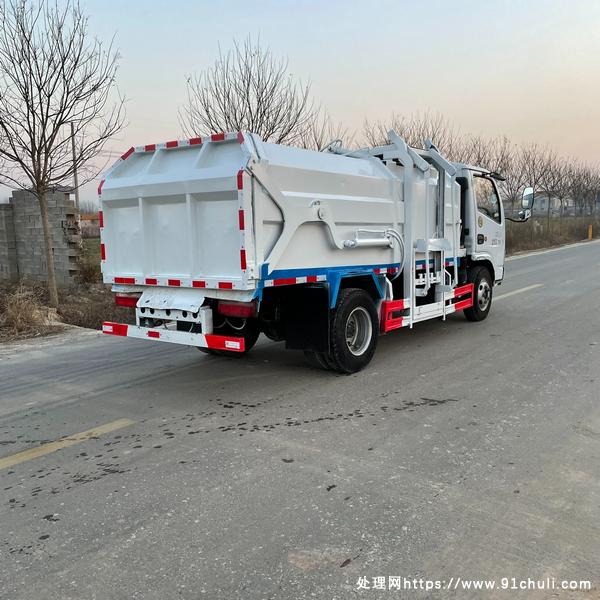 

国五多利卡D6垃圾车，115马力ABS