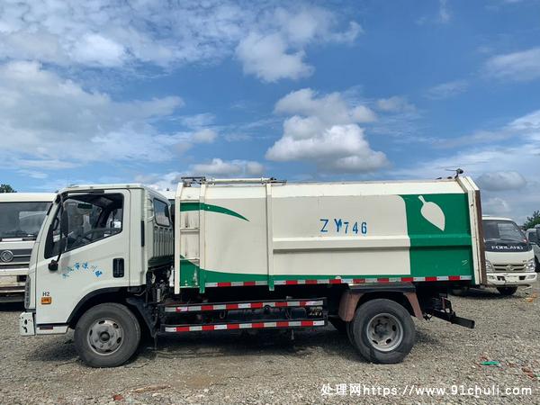 

福田2019国五6方垃圾车，115马力，3360轴距