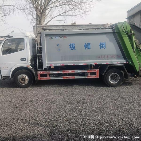 

多利卡D7 156马力 750钢丝胎 垃圾车