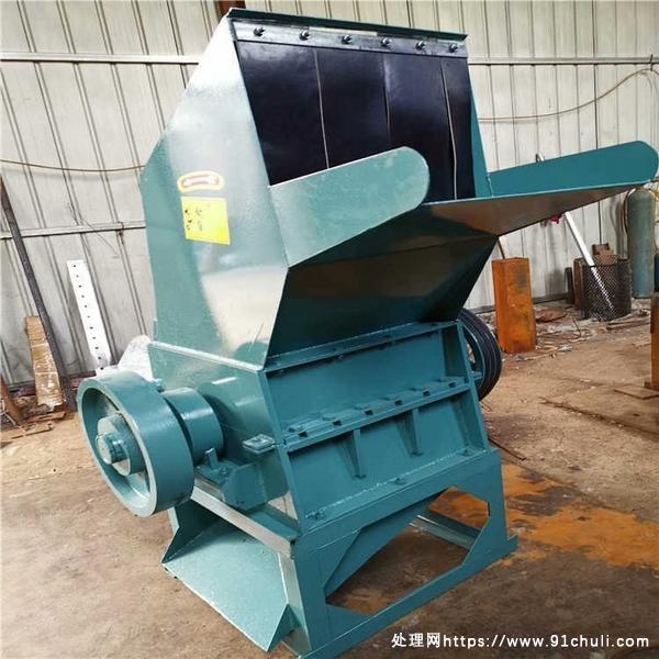 

SWP-600型破碎机可破碎塑料管材及大口径管材