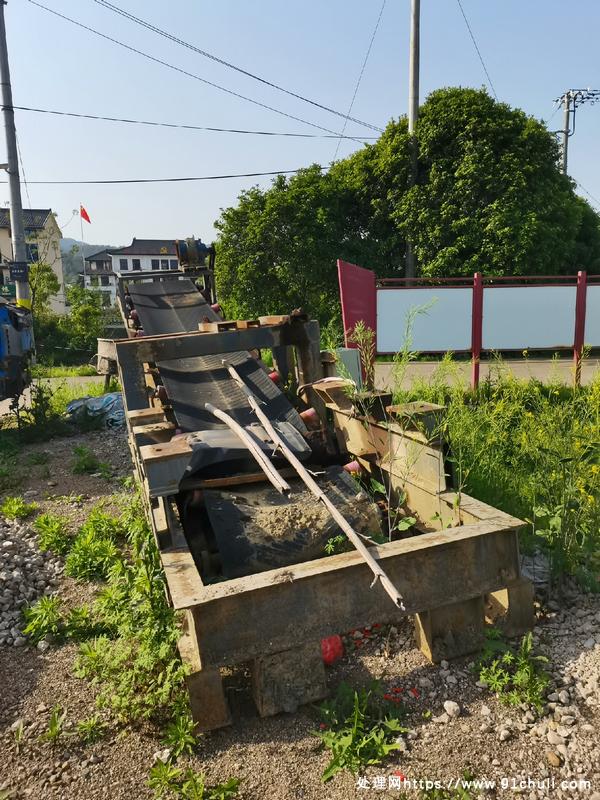 

25型移动破碎机95成新配全新55kw电动机便宜处理