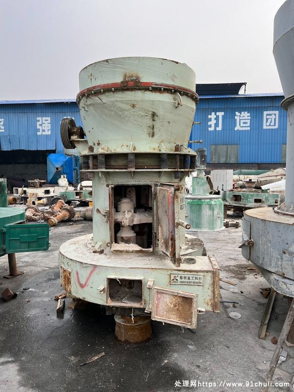 

黎明重工T100雷蒙磨粉机，附件齐全，现货！