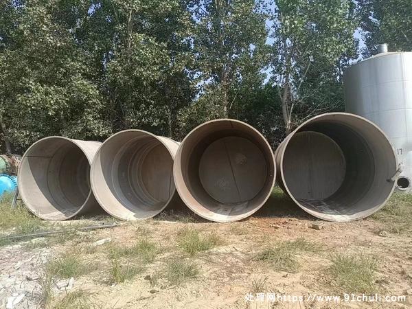 

闲置四台30吨不锈钢储罐5个厚安装未使用