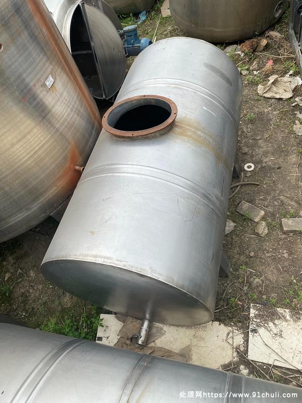 

2立方304不锈钢卧式纯水罐