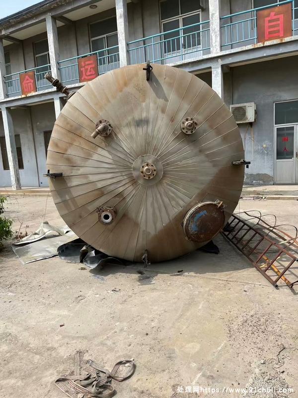 

30立方搪瓷储罐两台淄博太极产光亮如新