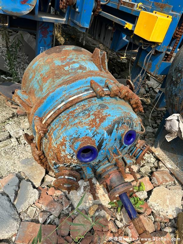 

转让一台小型反应釜200L搪瓷容量，价格优惠，老板联系