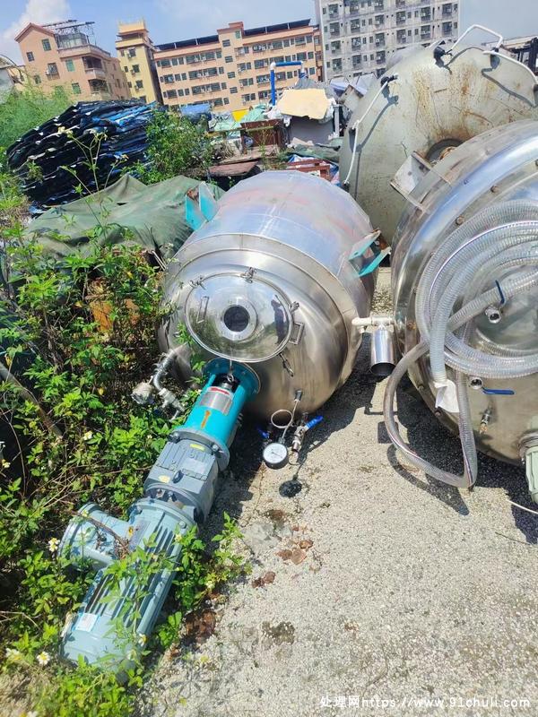 

工厂停工1-5吨全不锈钢电加热反应釜拆解低价出售