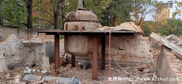 

3吨搪瓷反应釜带冷凝器油泵全新闲置
